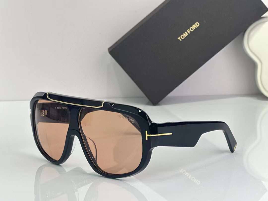 Tom Ford E2111