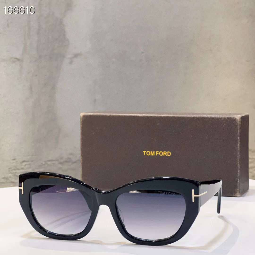 Tom Ford E1112
