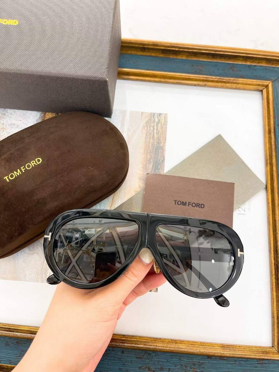 Tom Ford E2112