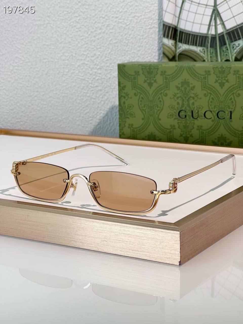 Gucci E1112