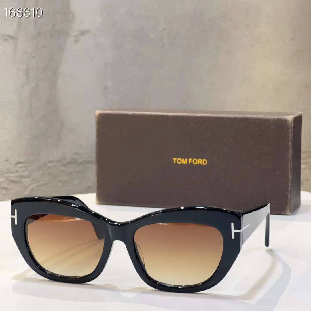 Tom Ford E1112