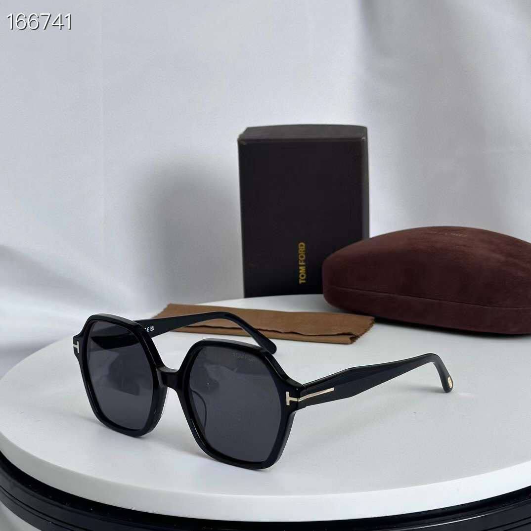 Tom Ford E1113