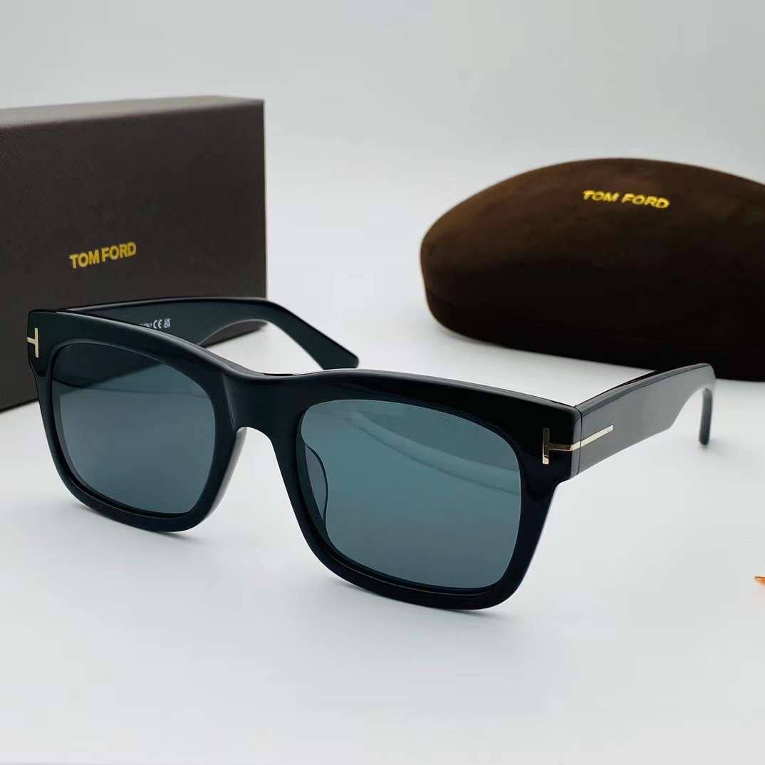 Tom Ford E2114