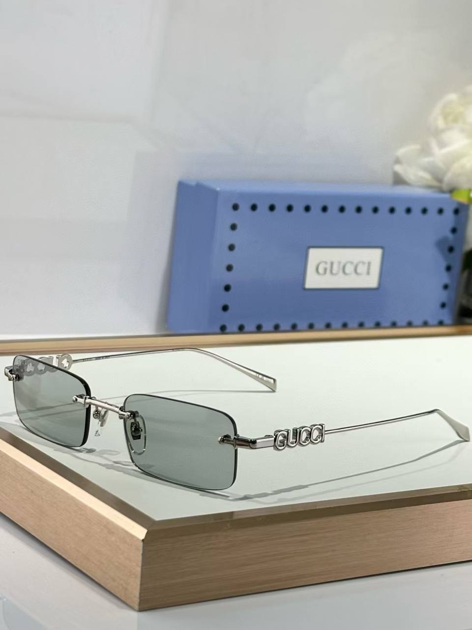 Gucci E1114