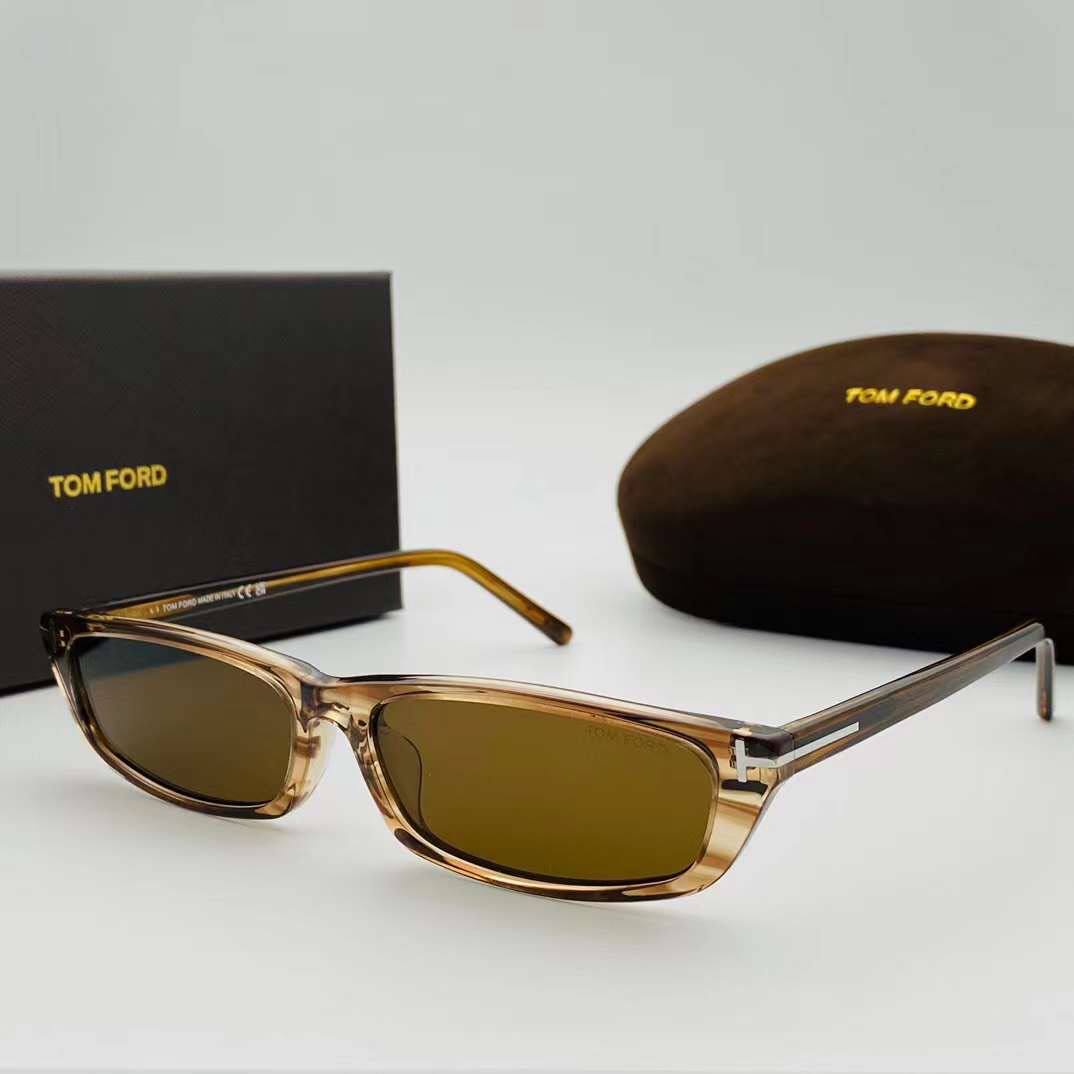Tom Ford E1115