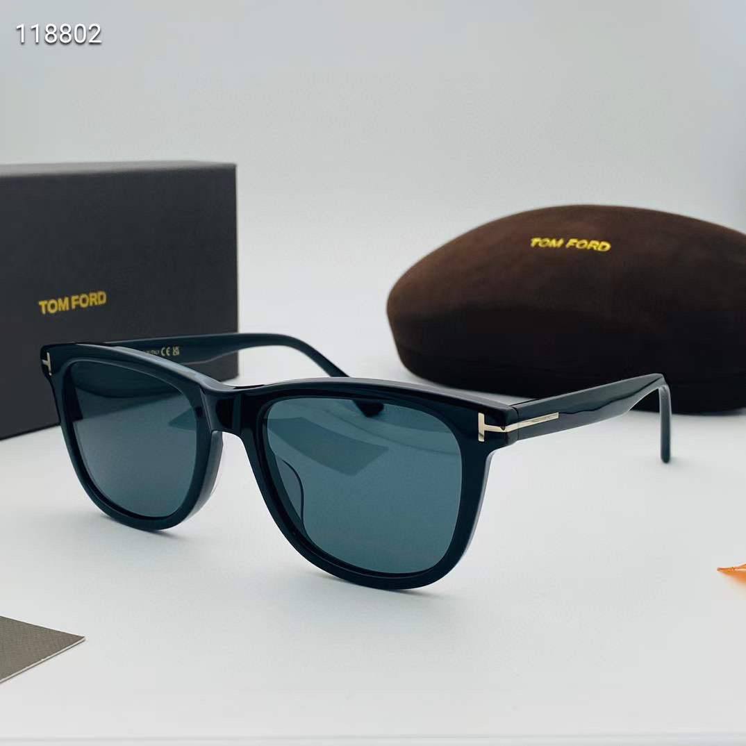 Tom Ford E2115