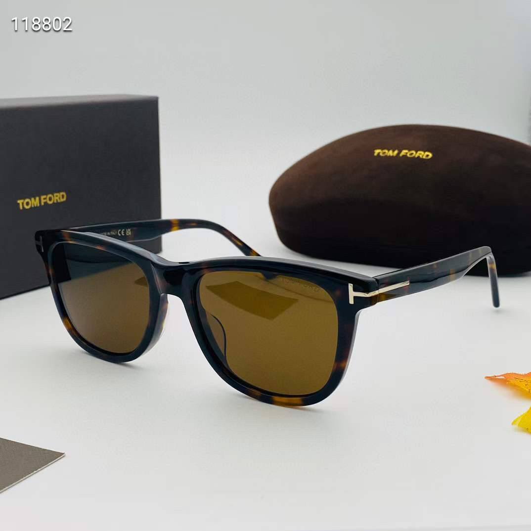 Tom Ford E2115