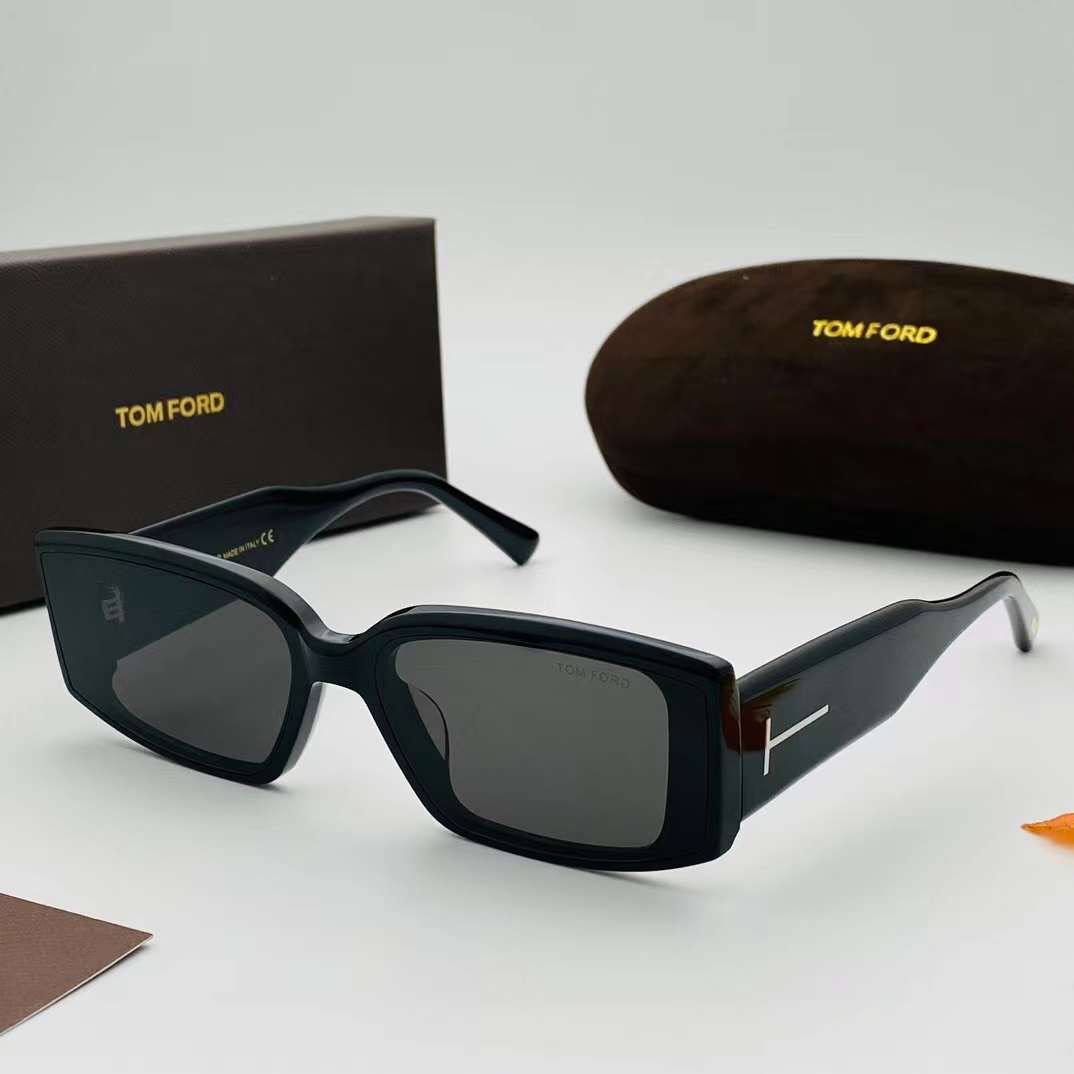 Tom Ford E1117