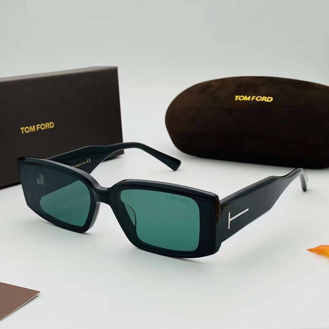 Tom Ford E1117