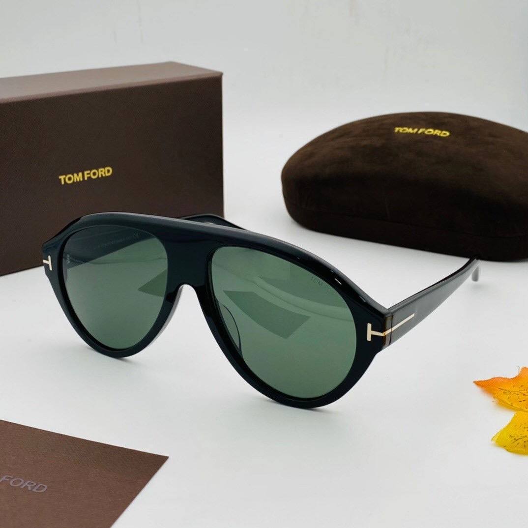 Tom Ford E1121
