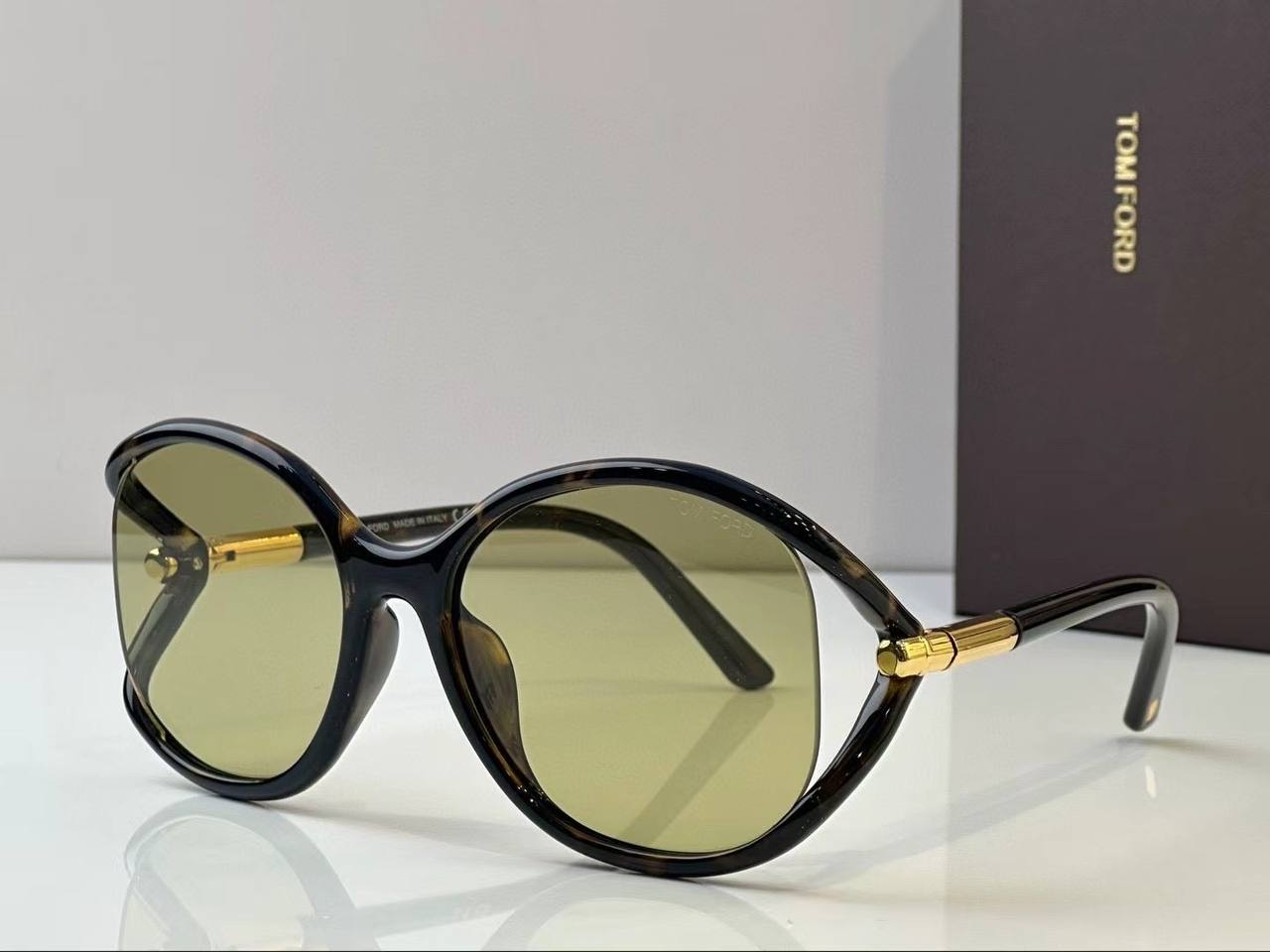 Tom Ford E1123