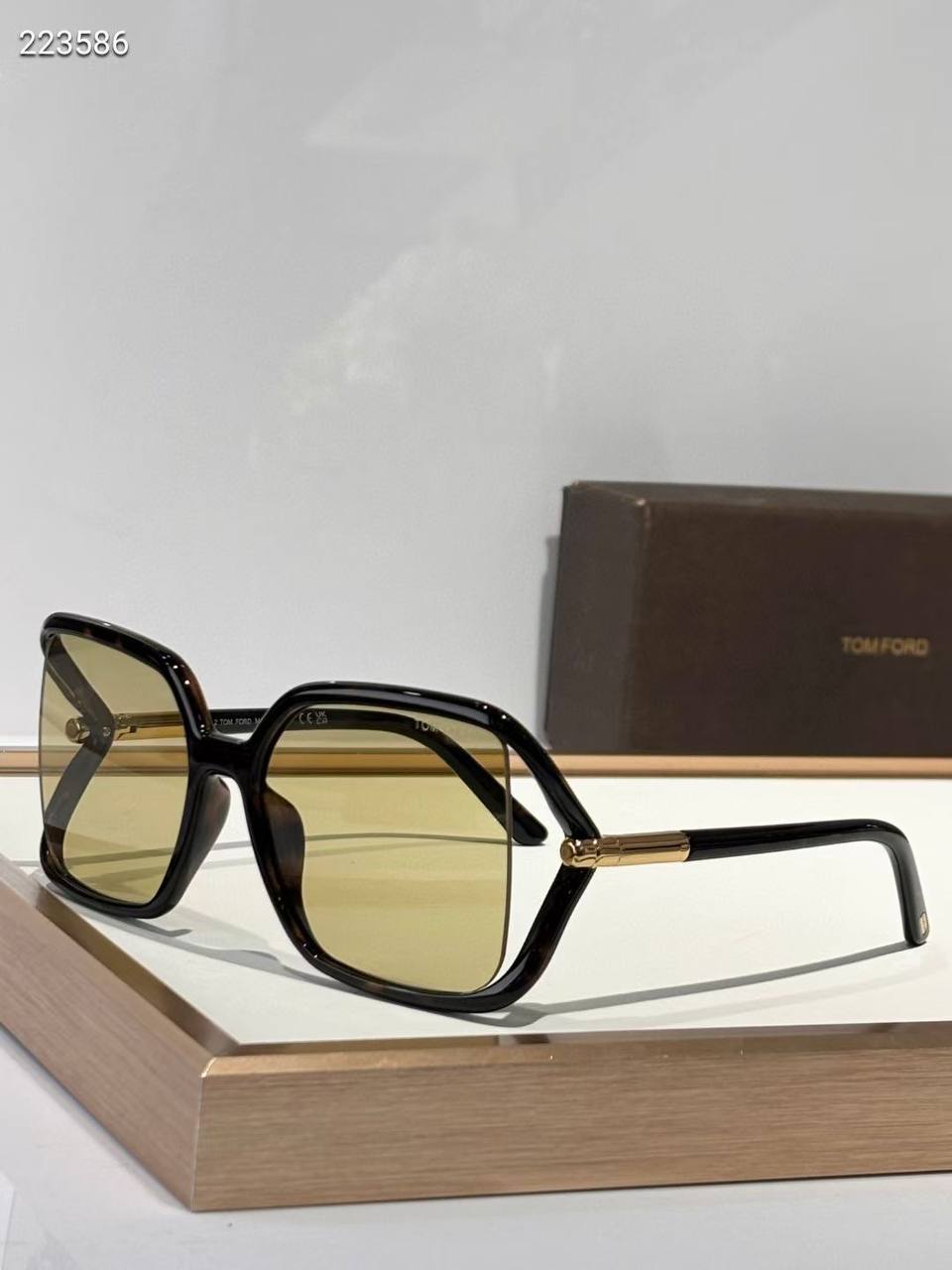 Tom  Ford E1125