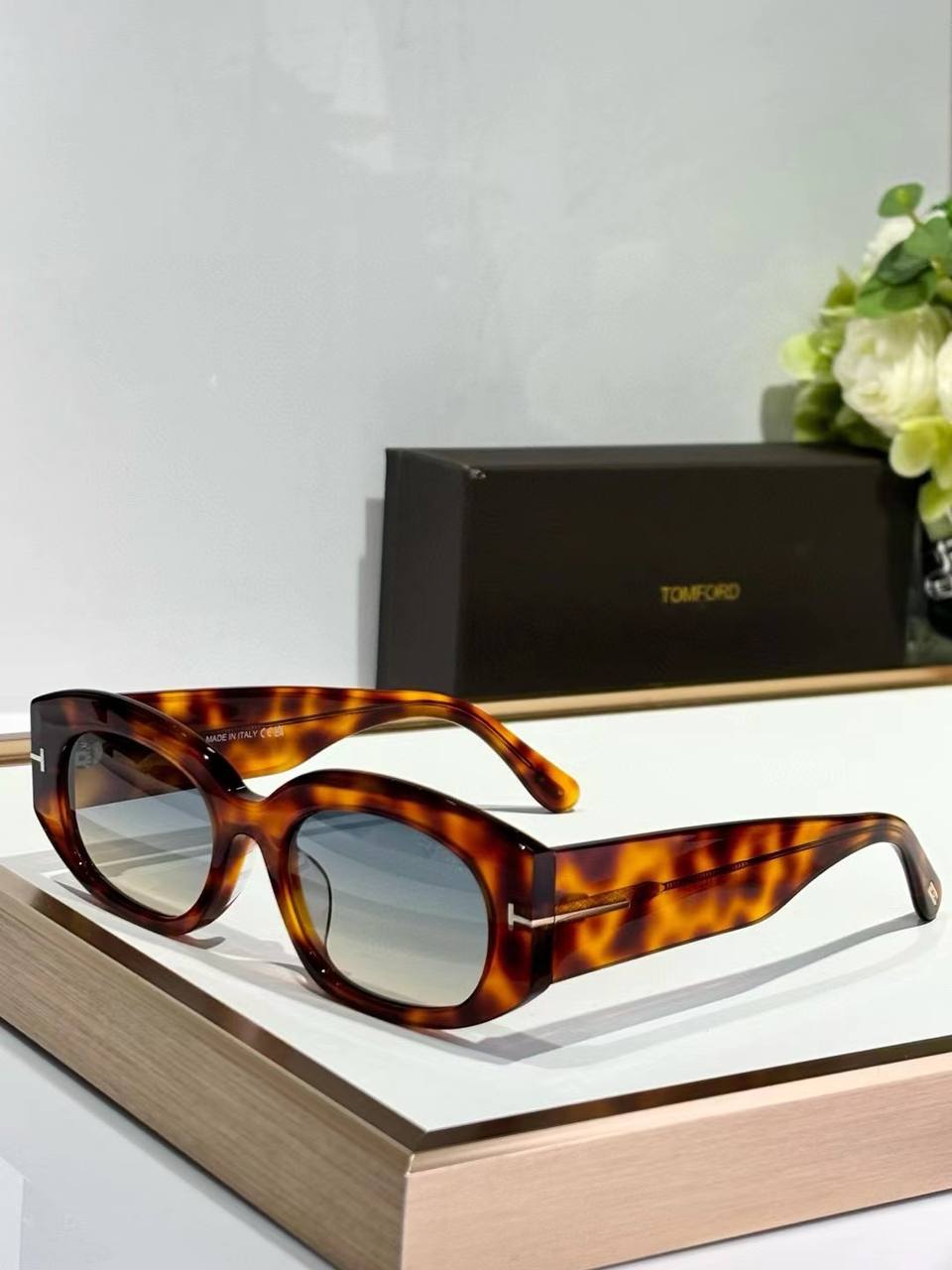 Tom Ford E1126