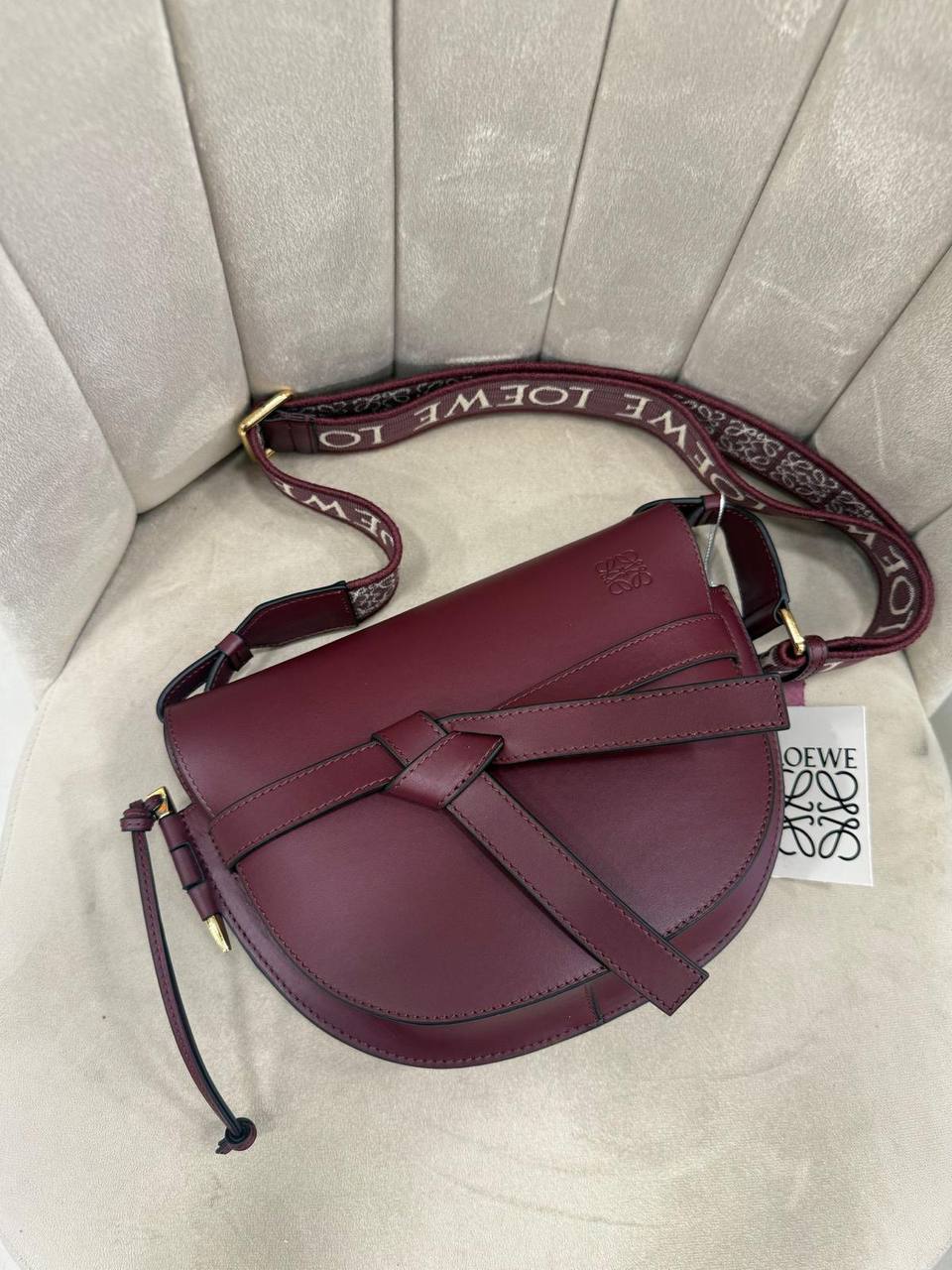 Loewe 4852