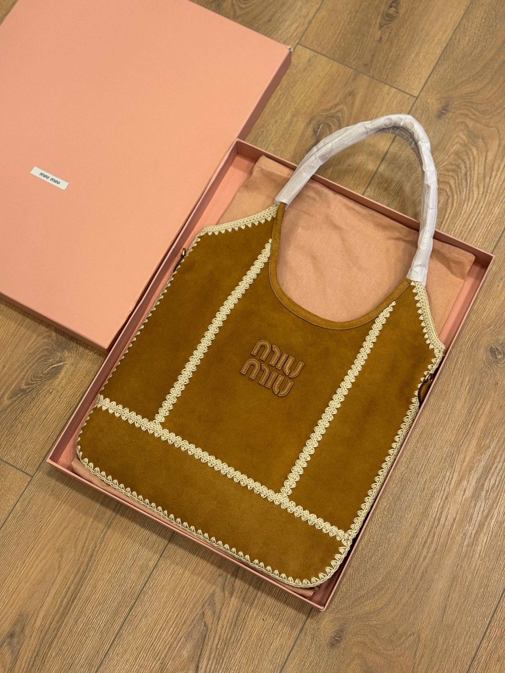 Miu Miu 6854