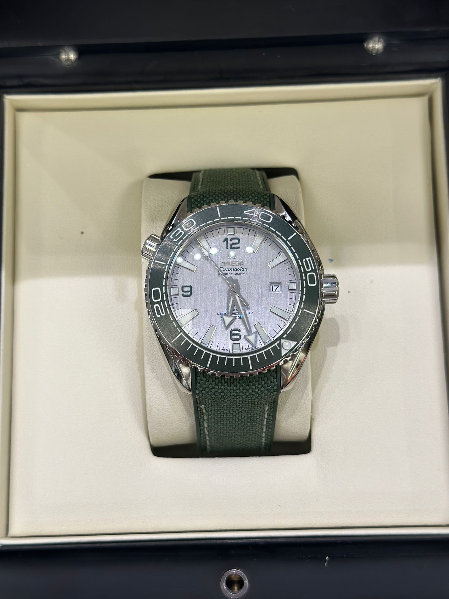Omega 262987