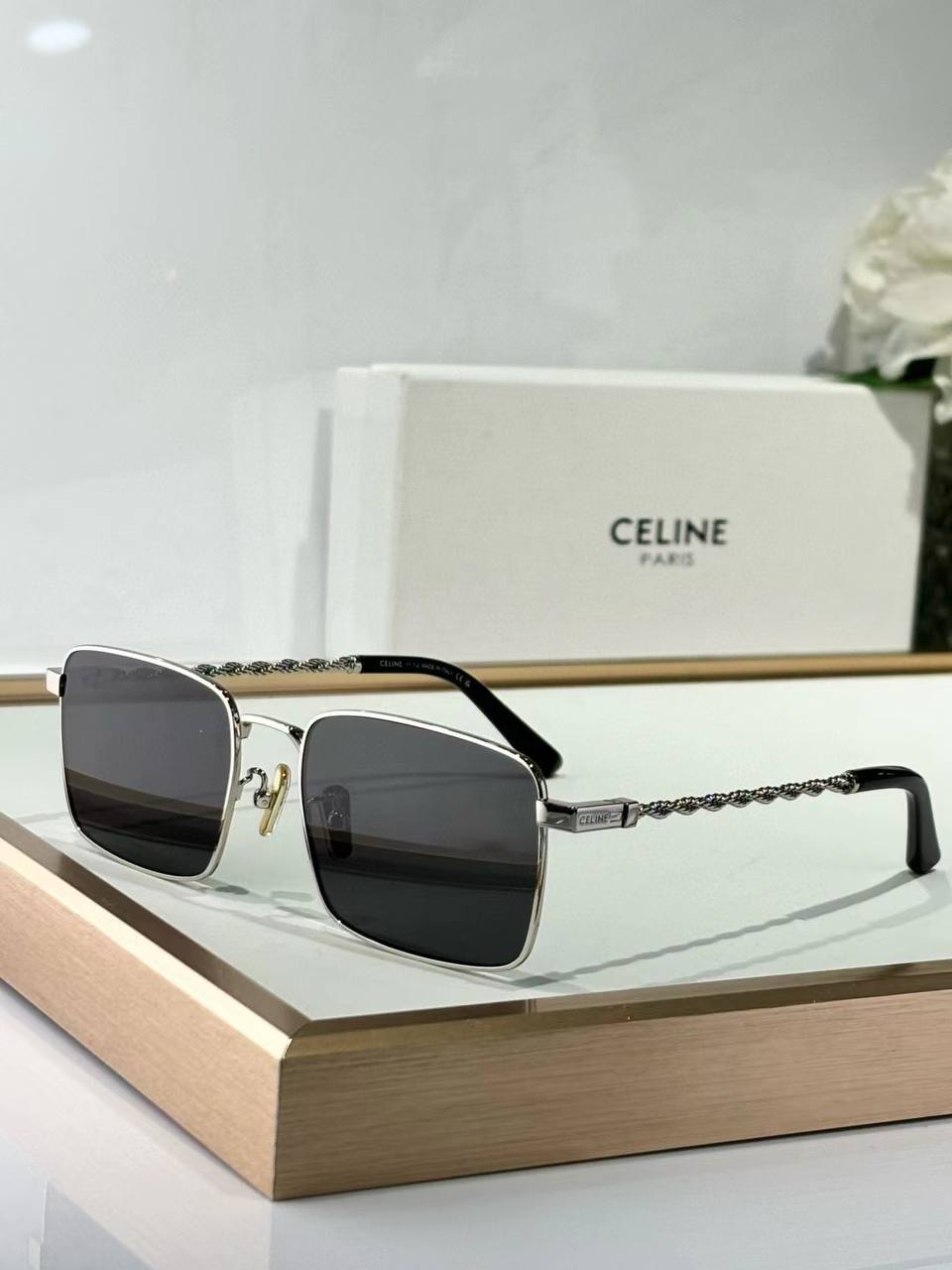Celine E1112
