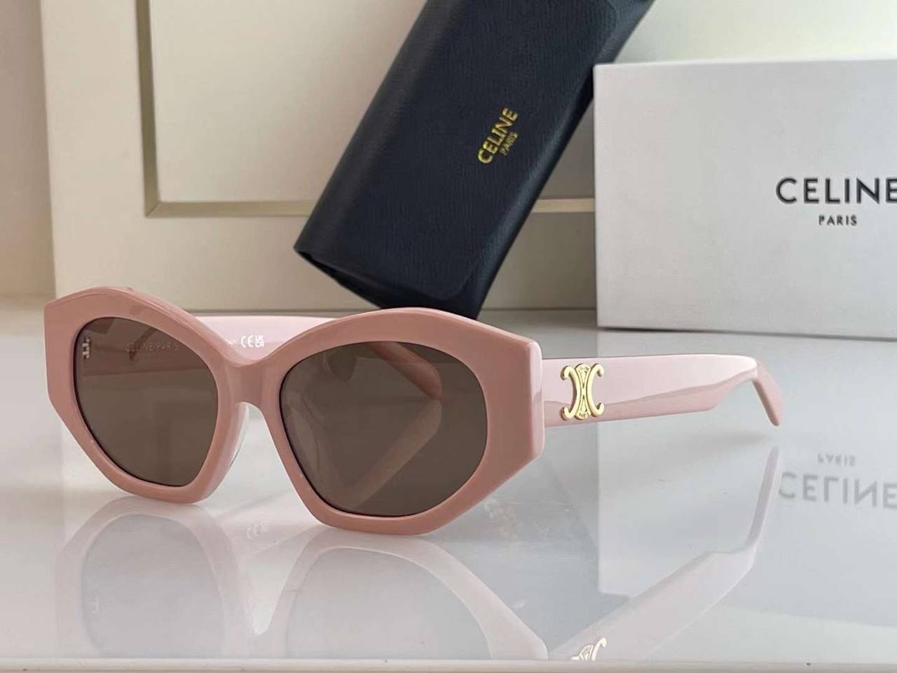 Celine E1120