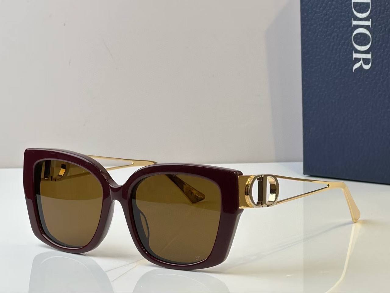 Dior E1114