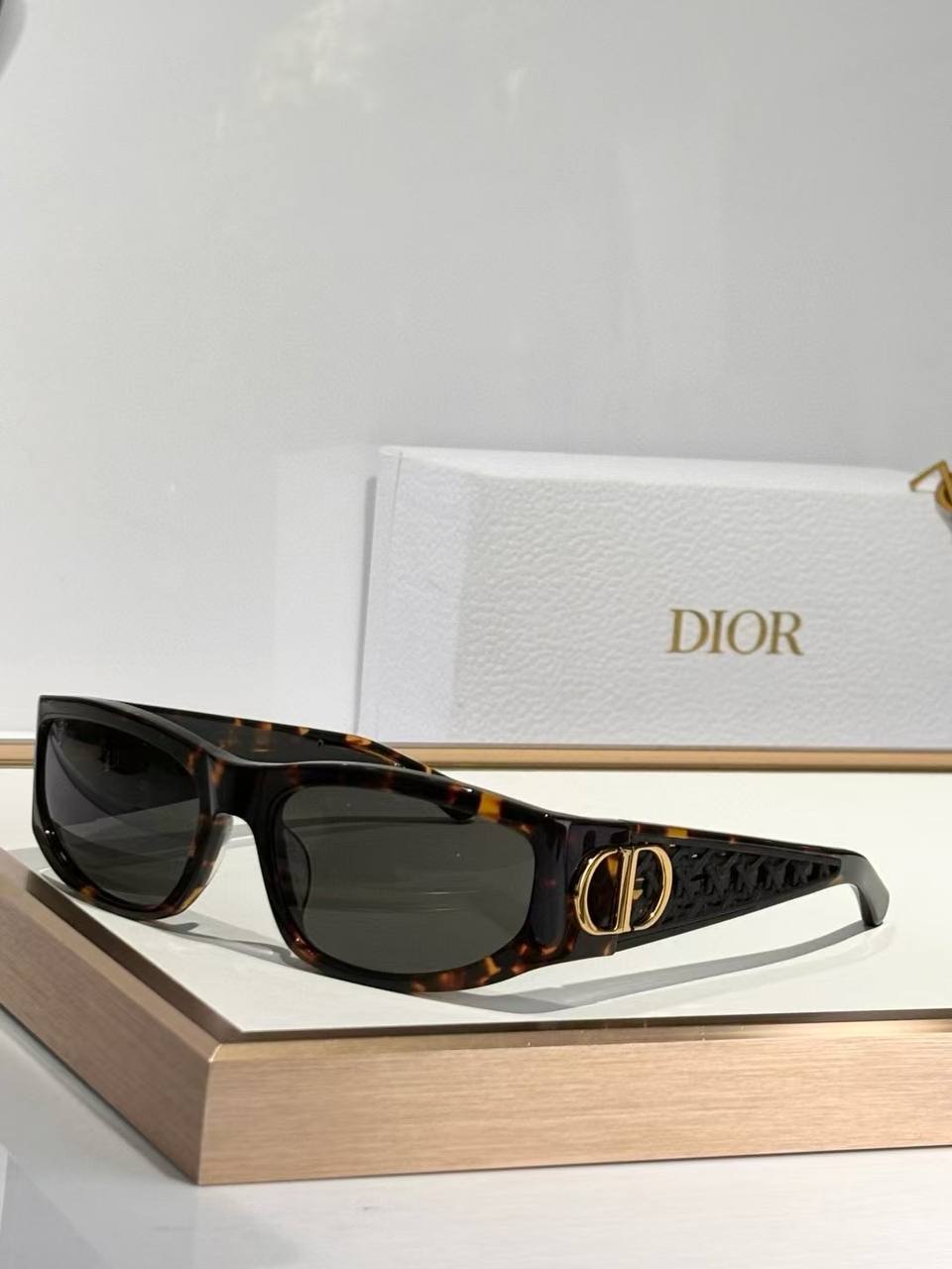 Dior E1115
