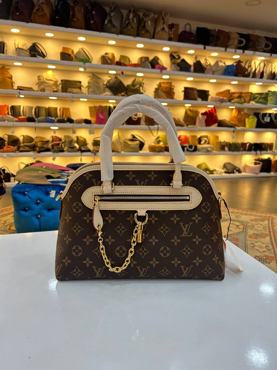 Louis Vuitton 3810