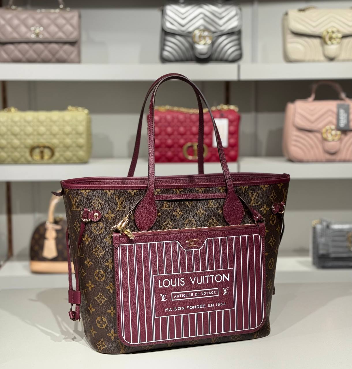 Louis Vuitton  24813