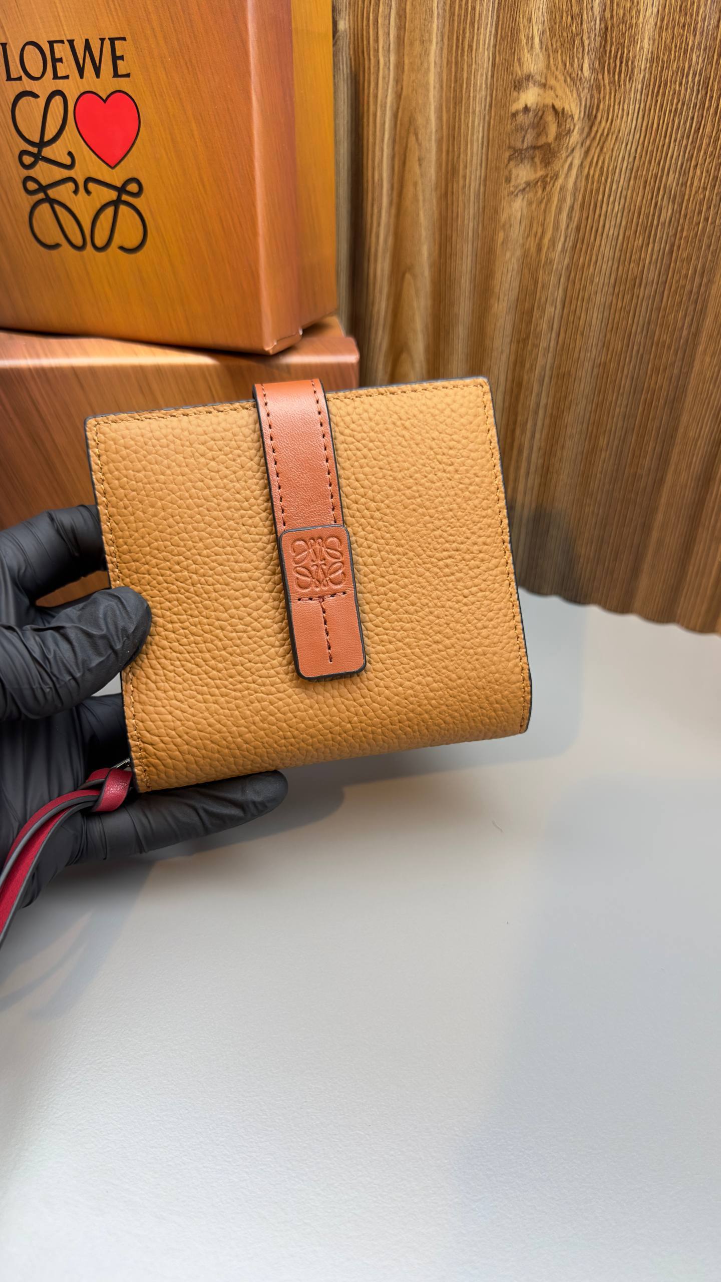 4773 Loewe Wallet