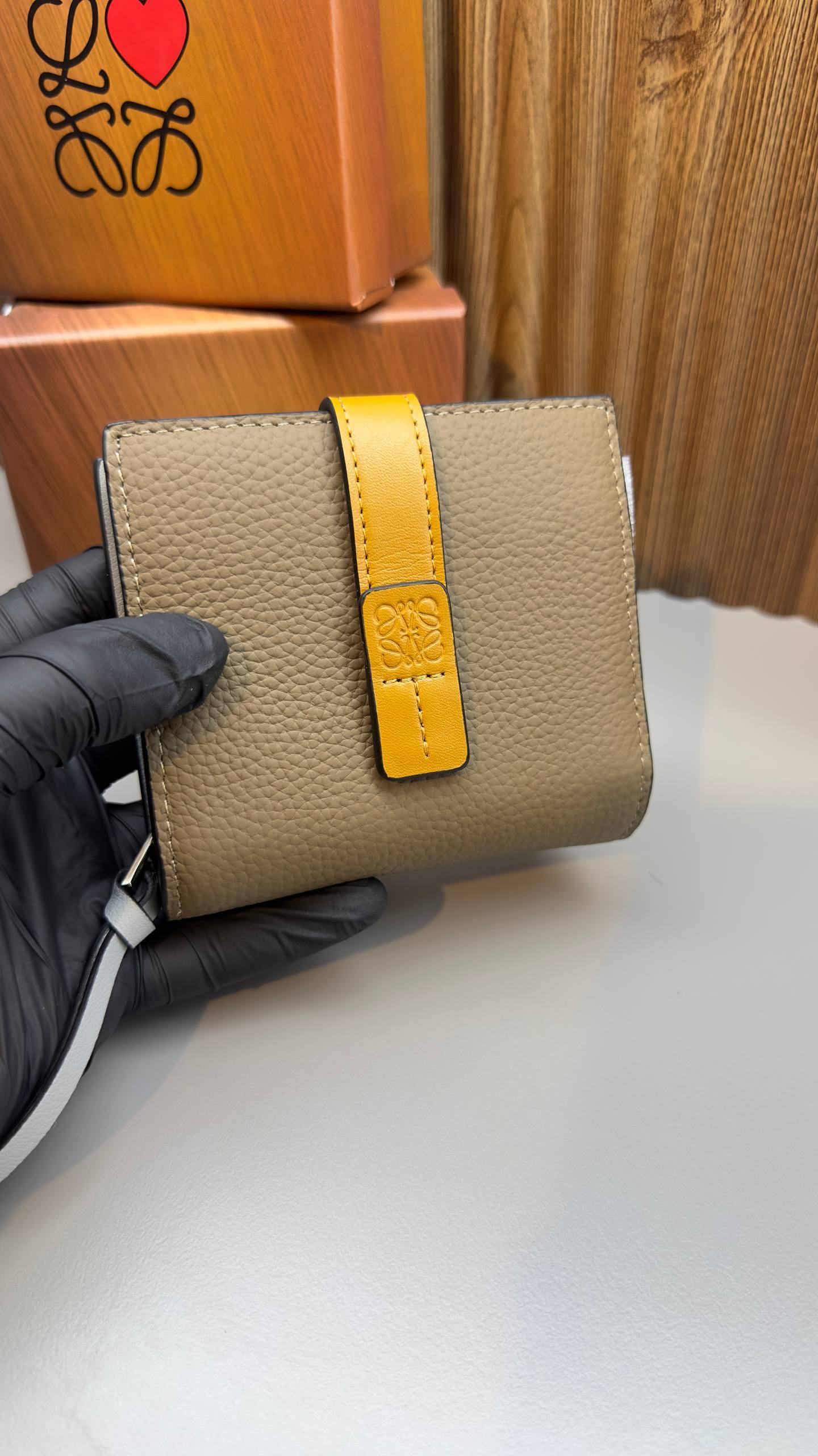 4773 Loewe Wallet