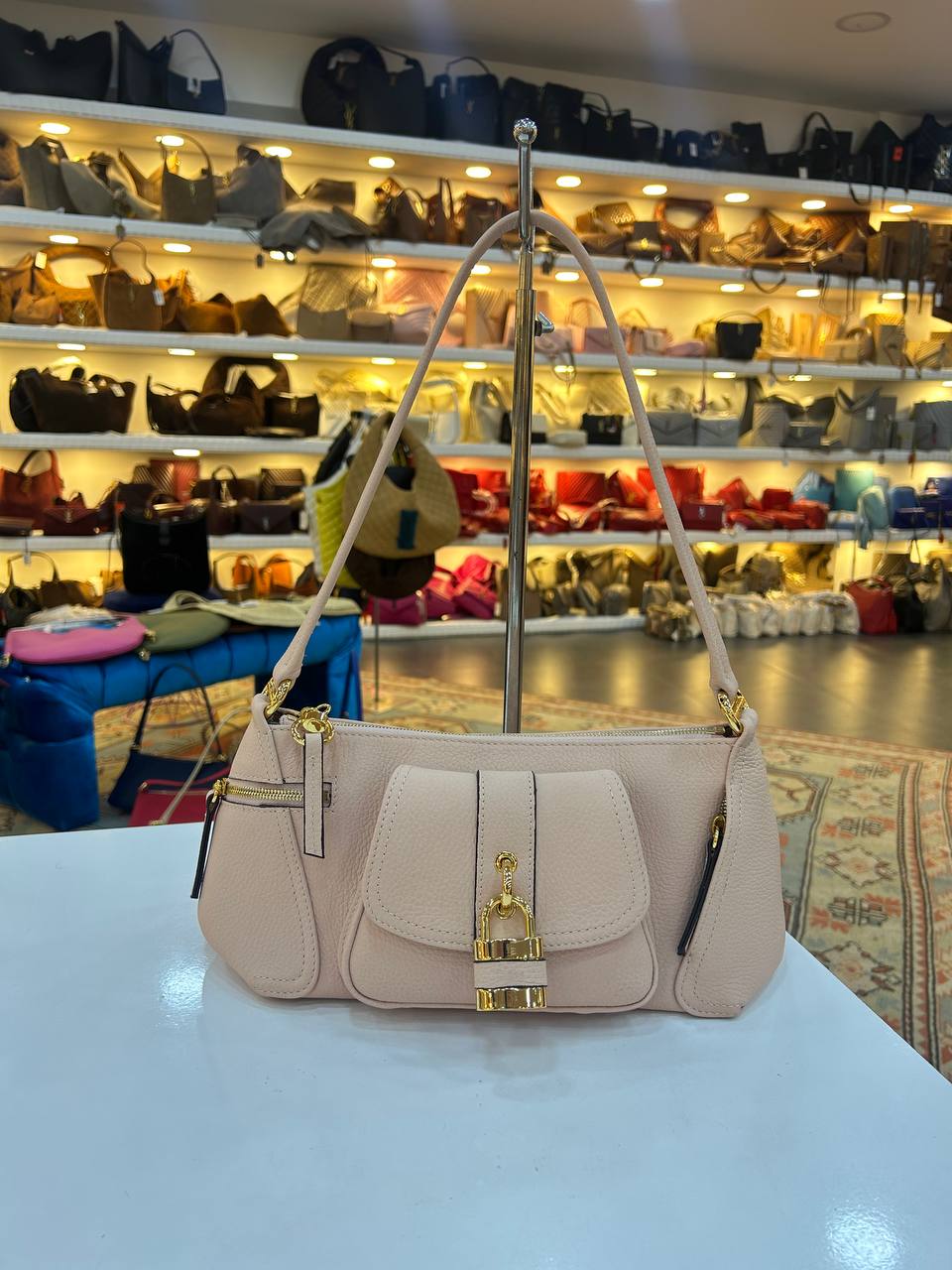 Chloe 3870