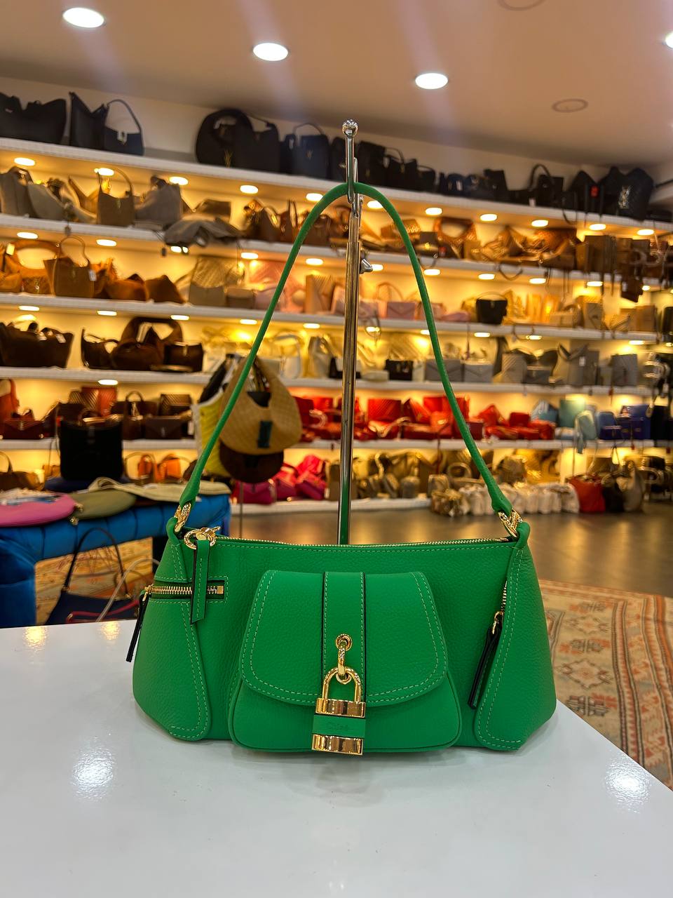 Chloe 3870
