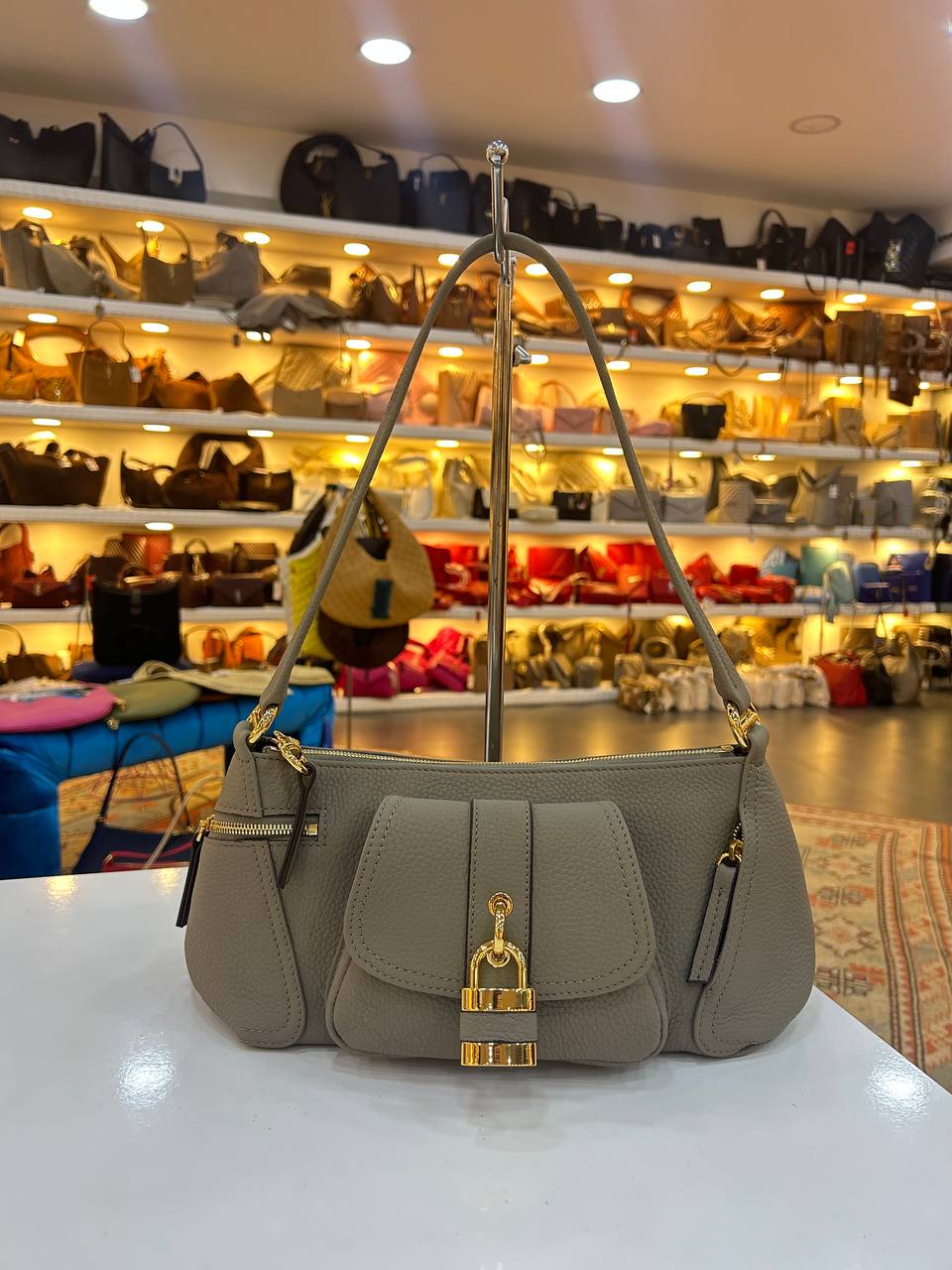 Chloe 3870