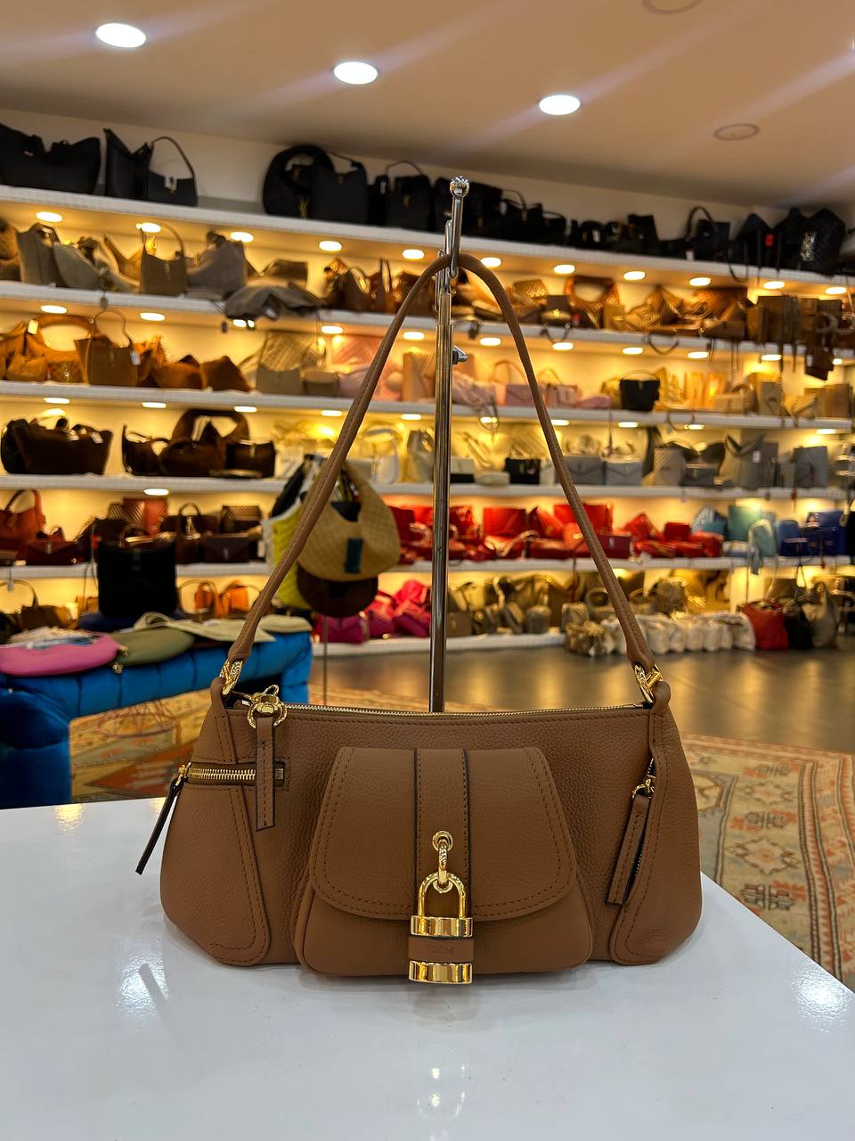 Chloe 3870