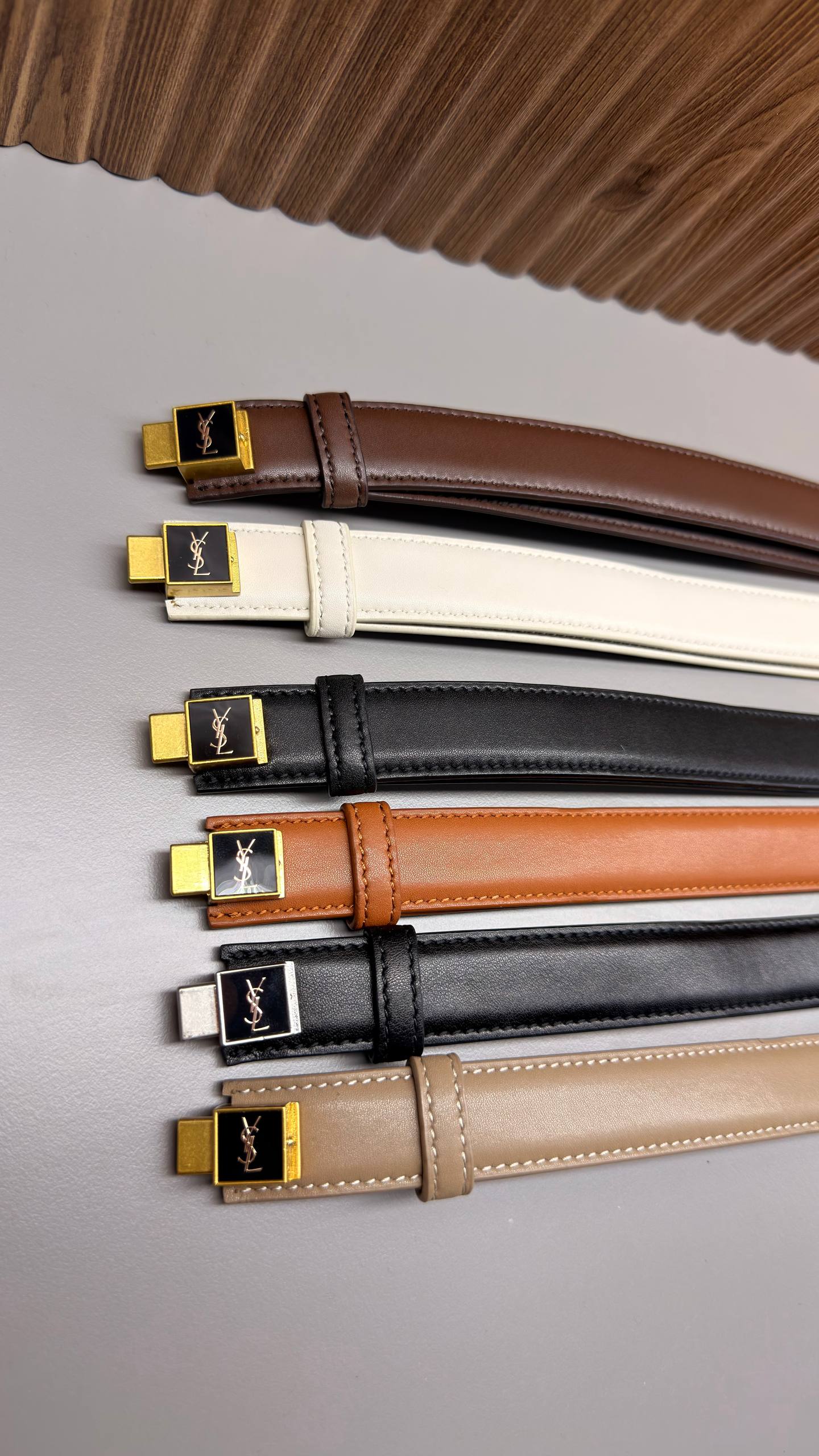 Yves Saint Laurent B5893