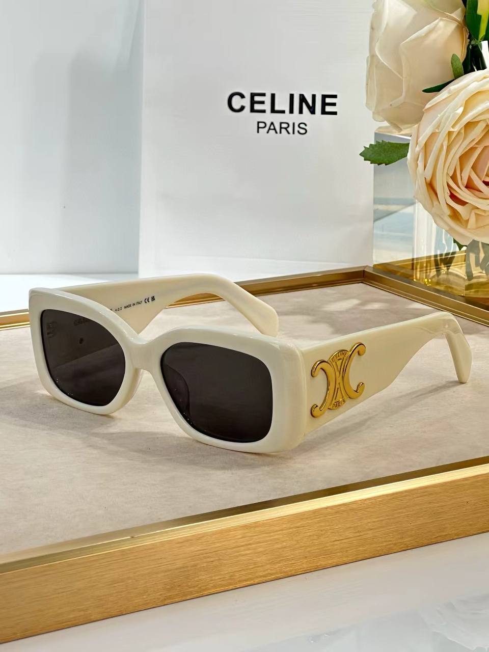 Celine E1116