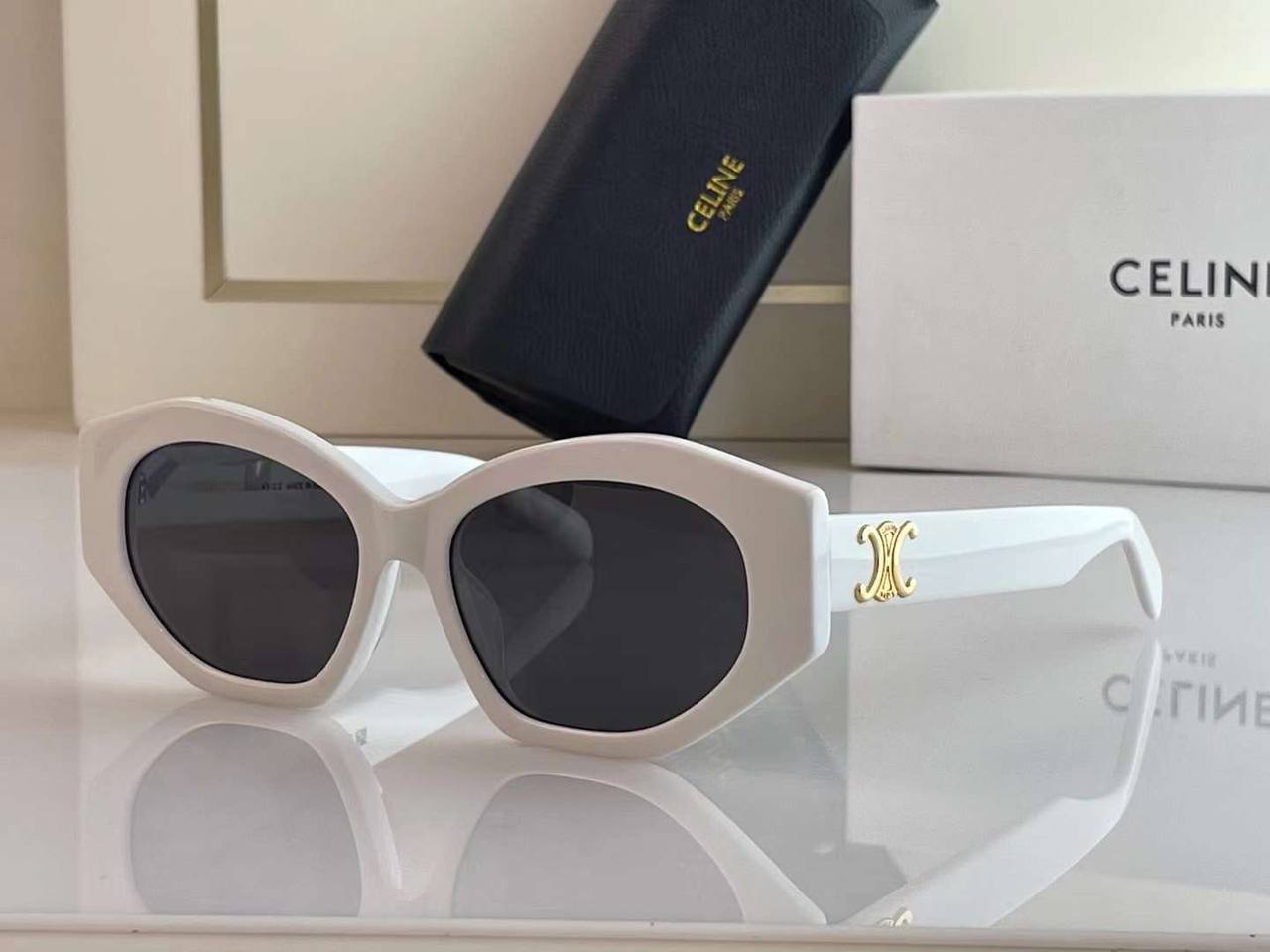 Celine E1120