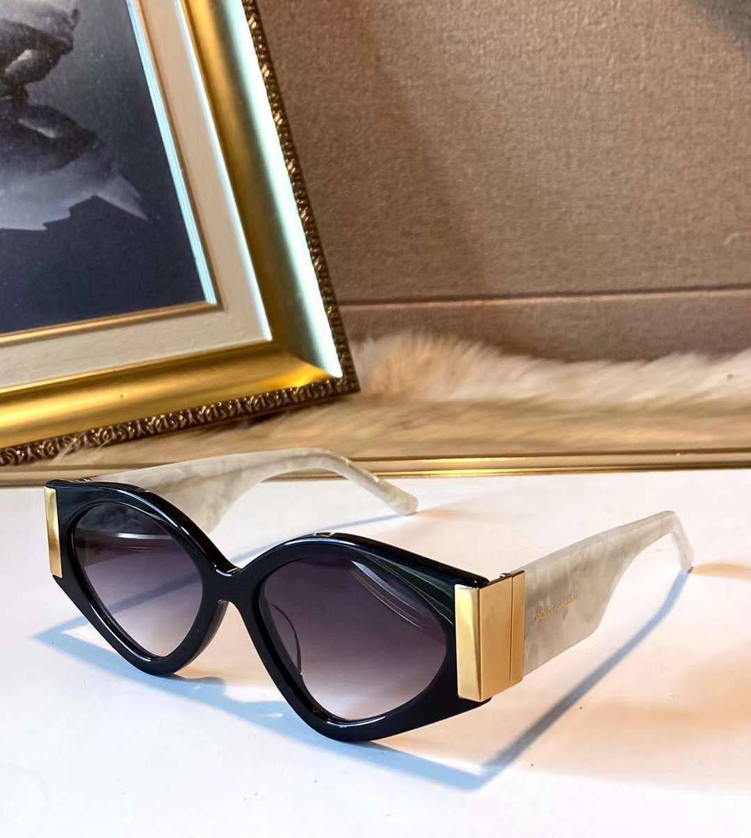 Dolce Gabbana E1116