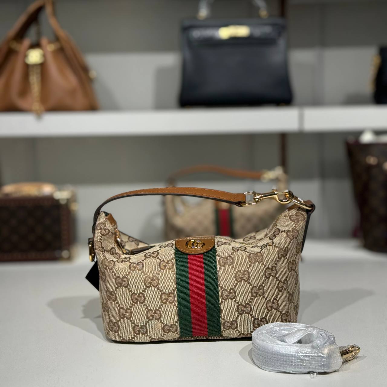 Gucci 7002