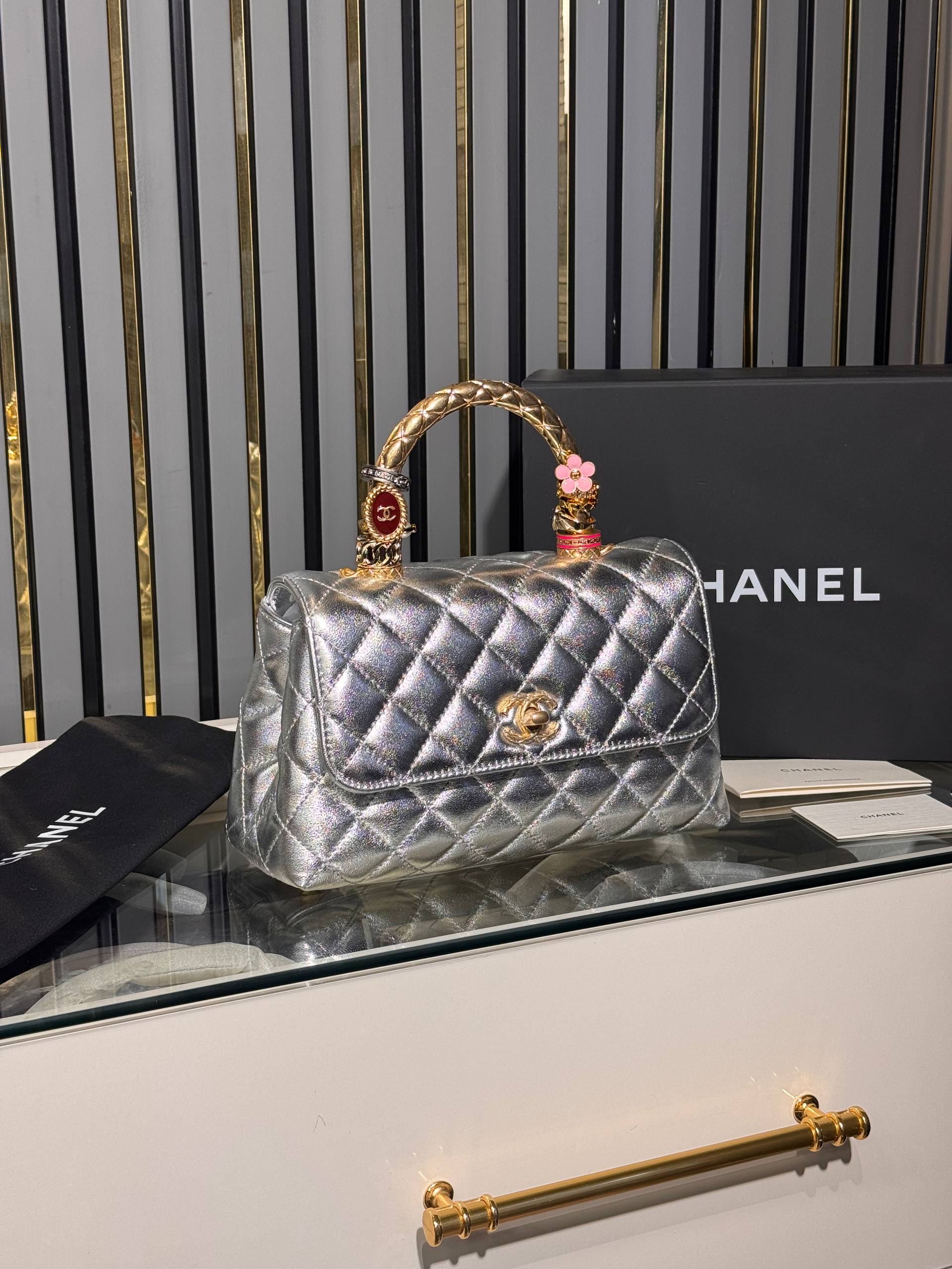 Chanel 5698