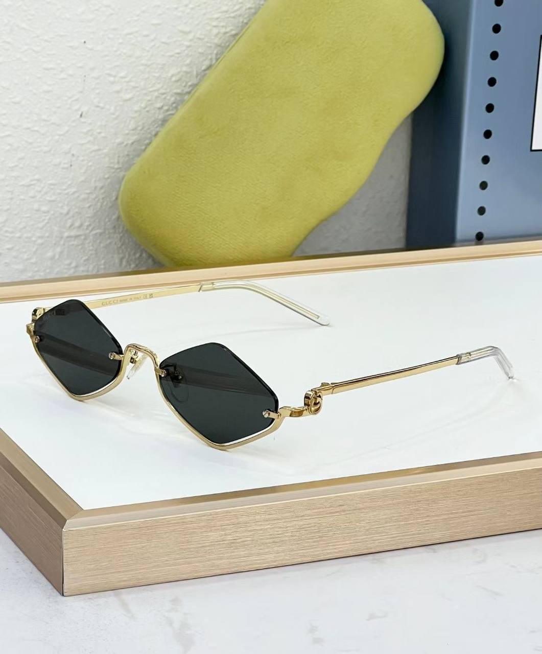 Gucci E1111