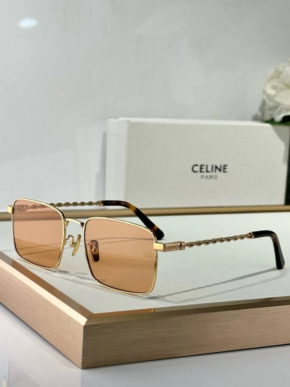 Celine E1112