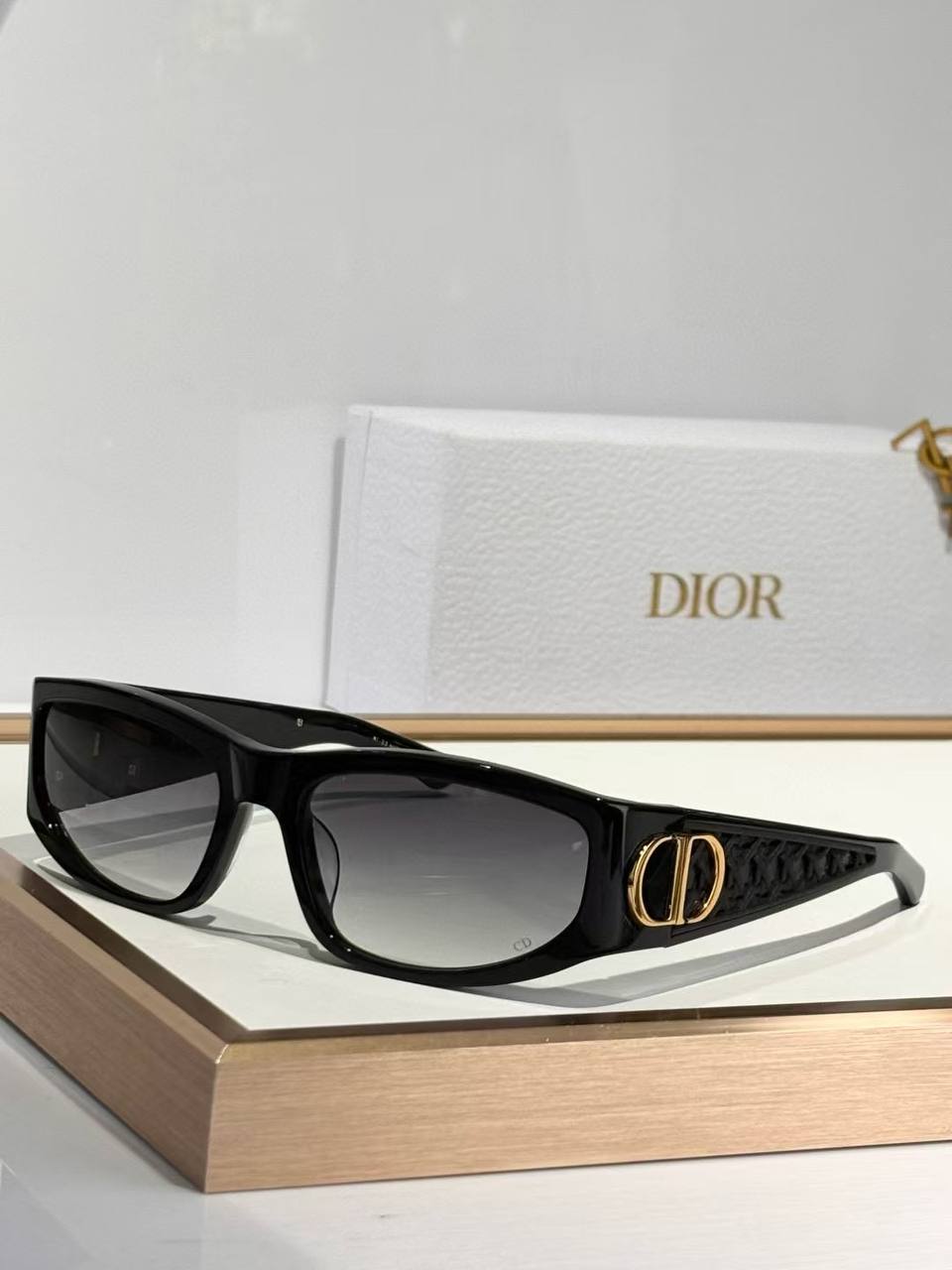 Dior E1115