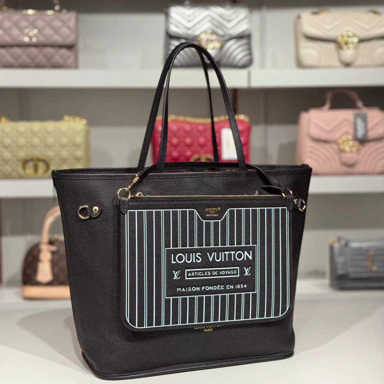 Louis Vuitton  24813