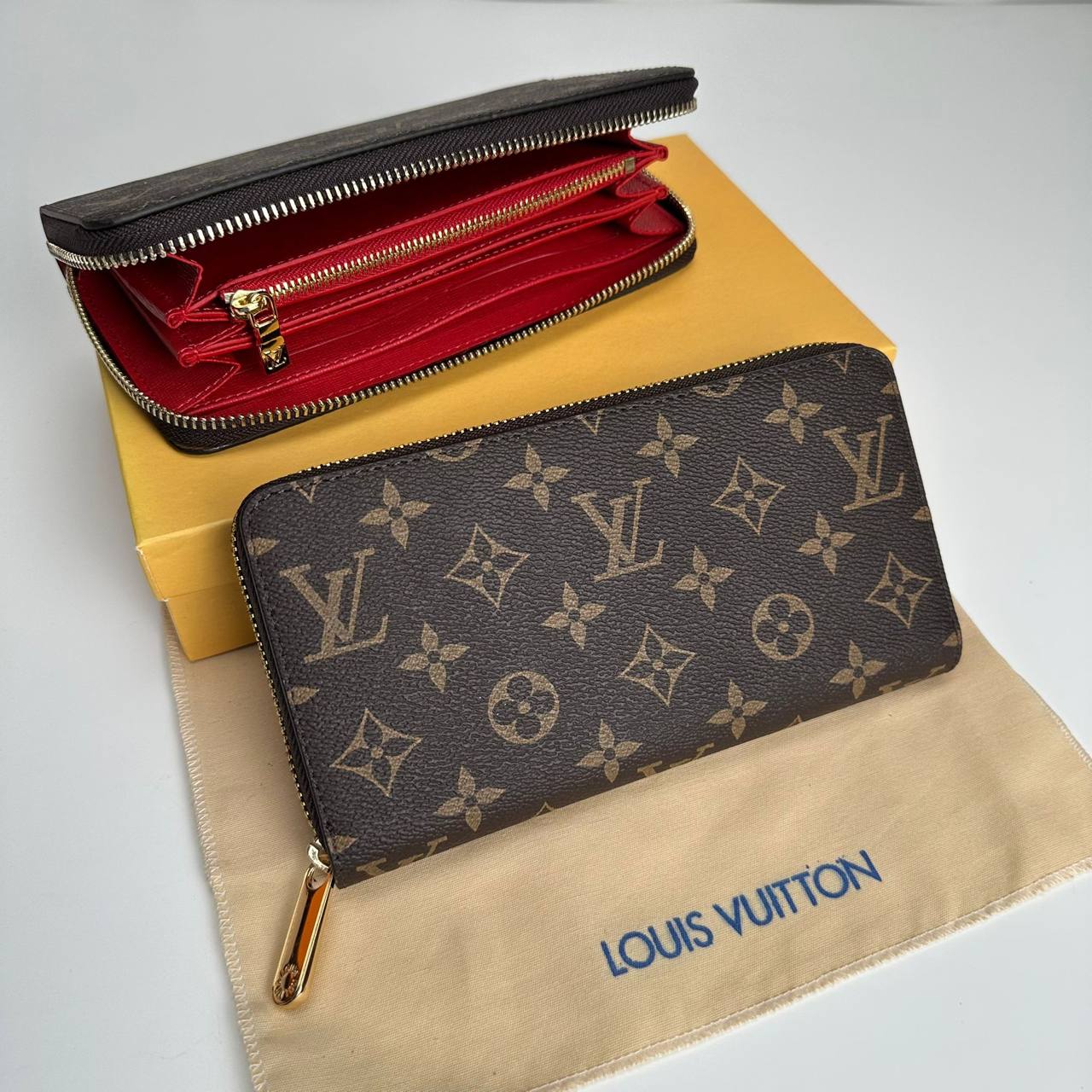 Louis Vuitton Zippy
