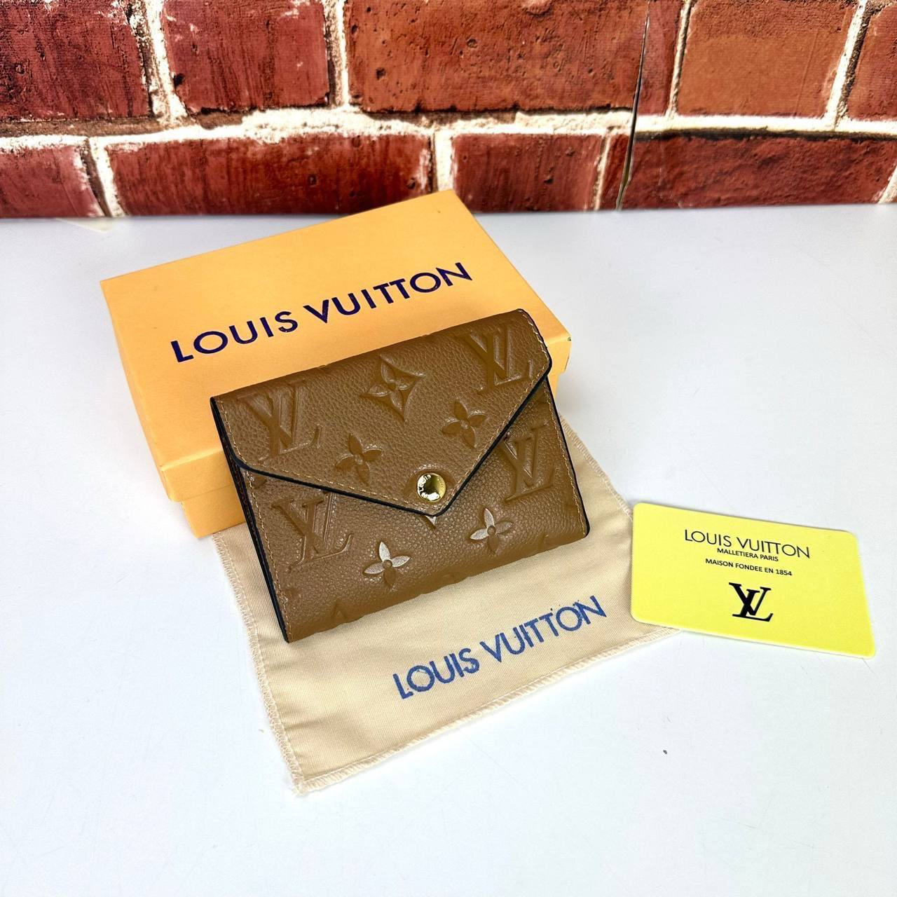 Louis Vuitton Victorine