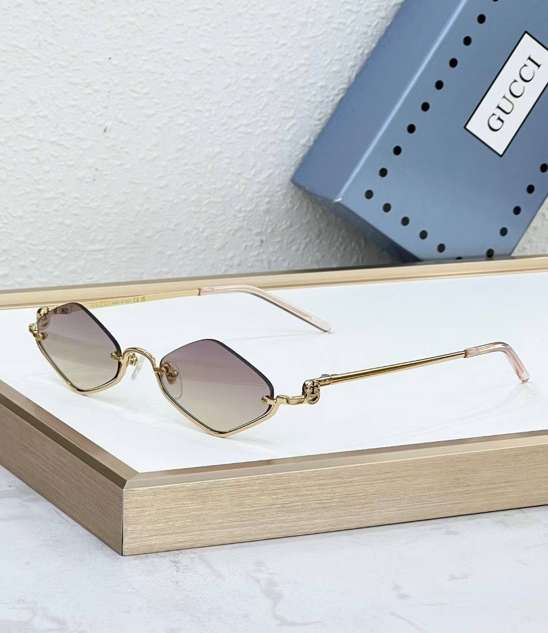 Gucci E1111